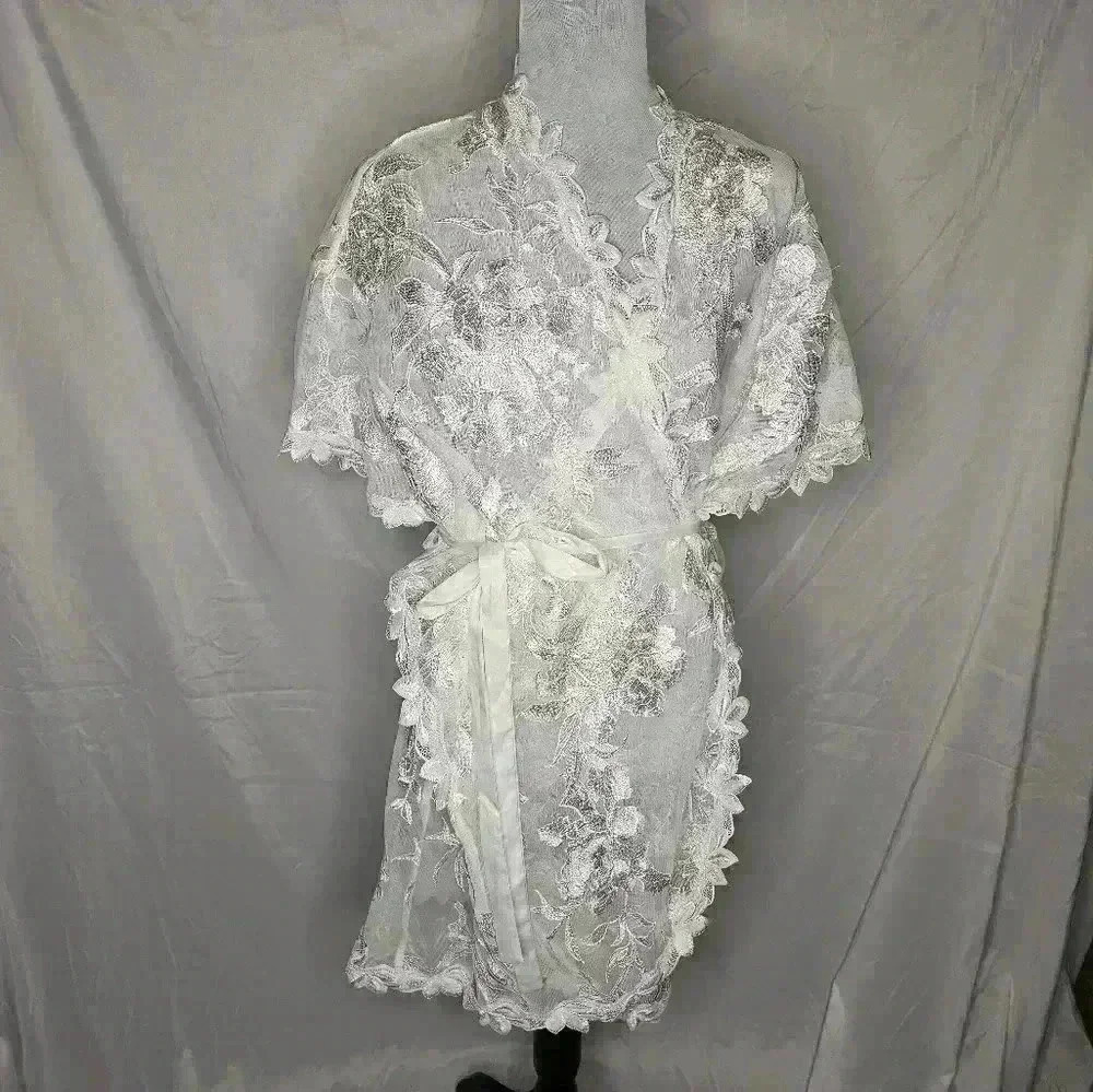 White brand lace bridal robe size M/L